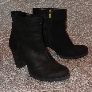 Clarks Artisan chunky heel booties